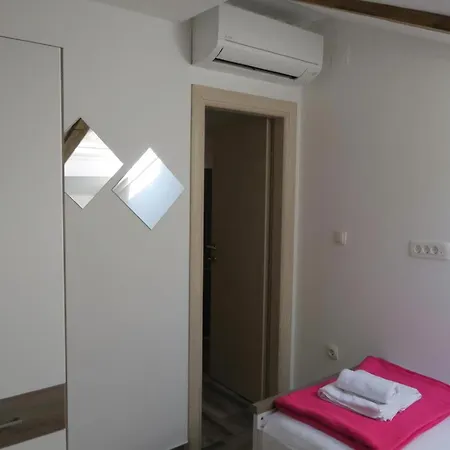 Fuer 8 Personen Ca 135 M Sup2 In Baska, Adriakueste Kroatien Kroatische Inseln Lägenhet *