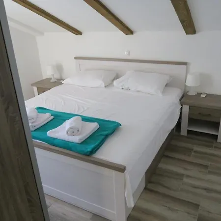 Fuer 8 Personen Ca 135 M Sup2 In Baska, Adriakueste Kroatien Kroatische Inseln * Baška