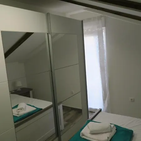 Fuer 8 Personen Ca 135 M Sup2 In Baska, Adriakueste Kroatien Kroatische Inseln