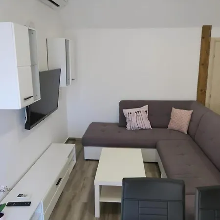 Apartment Fuer 8 Personen Ca, 135 M Sup2 In Baska, Adriakueste Kroatien Kroatische Inseln *