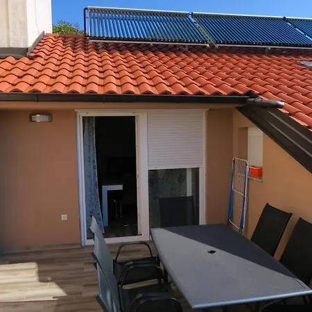Fuer 8 Personen Ca, 135 M Sup2 In Baska, Adriakueste Kroatien Kroatische Inseln Apartment