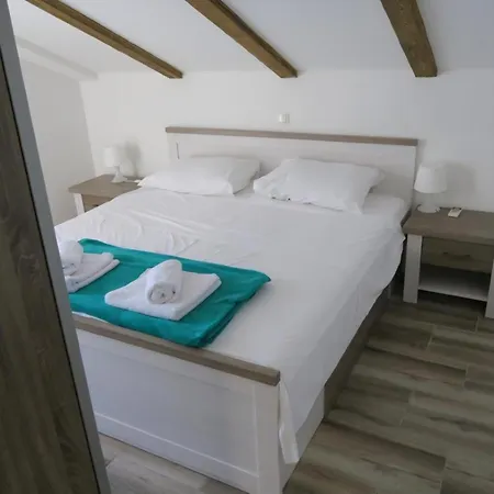 Fuer 8 Personen Ca, 135 M Sup2 In Baska, Adriakueste Kroatien Kroatische Inseln Apartment