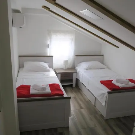 Apartment Fuer 8 Personen Ca, 135 M Sup2 In Baska, Adriakueste Kroatien Kroatische Inseln
