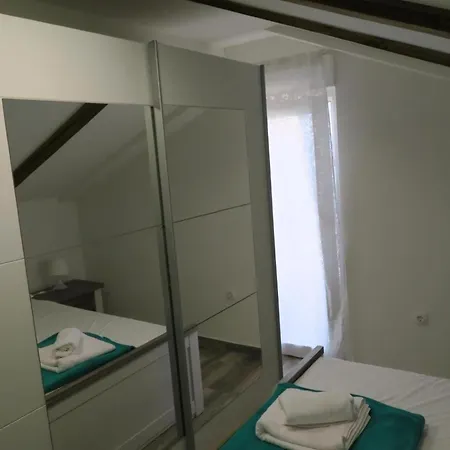 Fuer 8 Personen Ca, 135 M Sup2 In Baska, Adriakueste Kroatien Kroatische Inseln Apartment